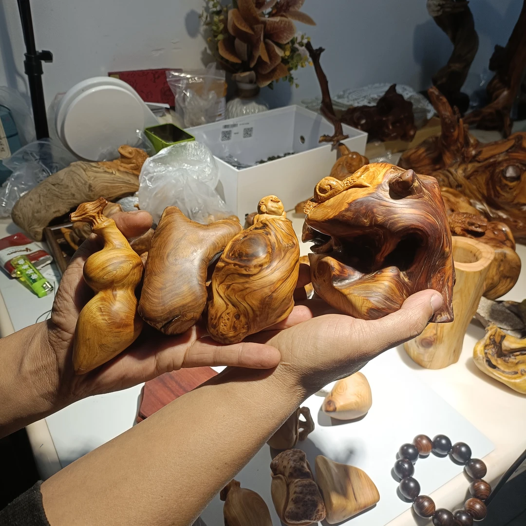 太行崖柏手工雕刻手把件艺术根雕作品