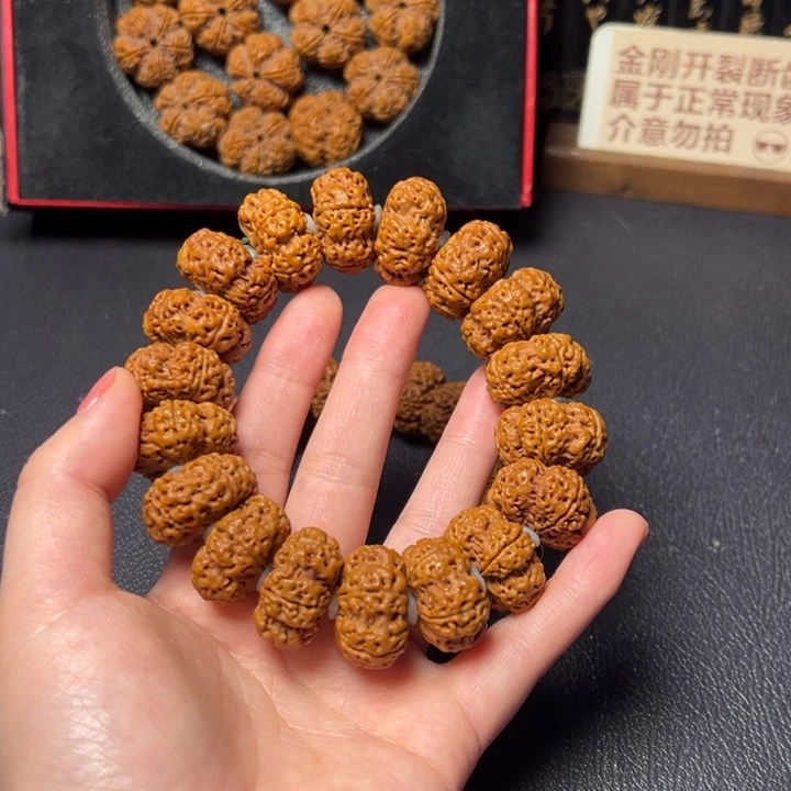 大***直金刚菩提手串夹板