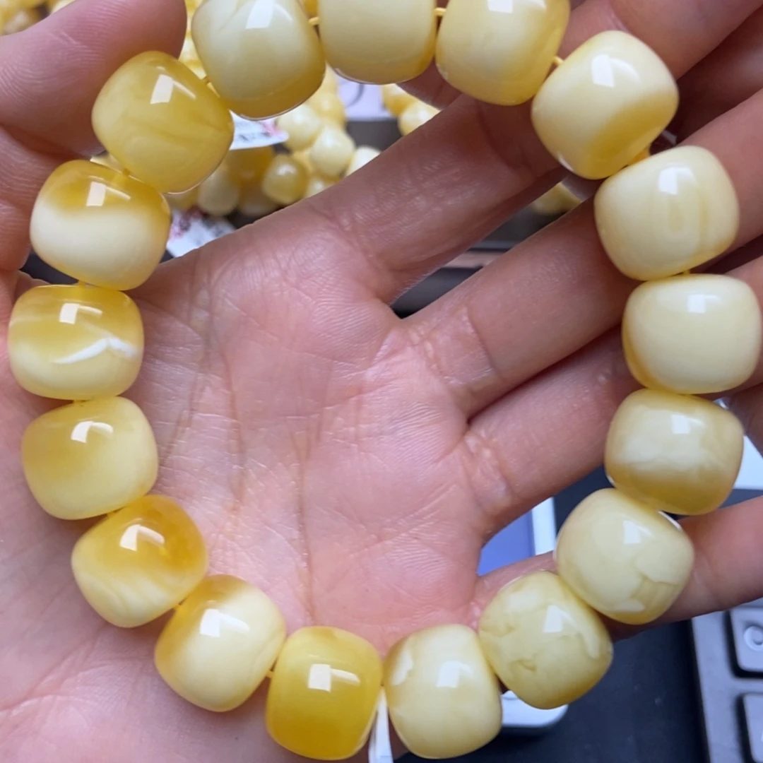 蜜蜡未镶嵌珠宝奇石170