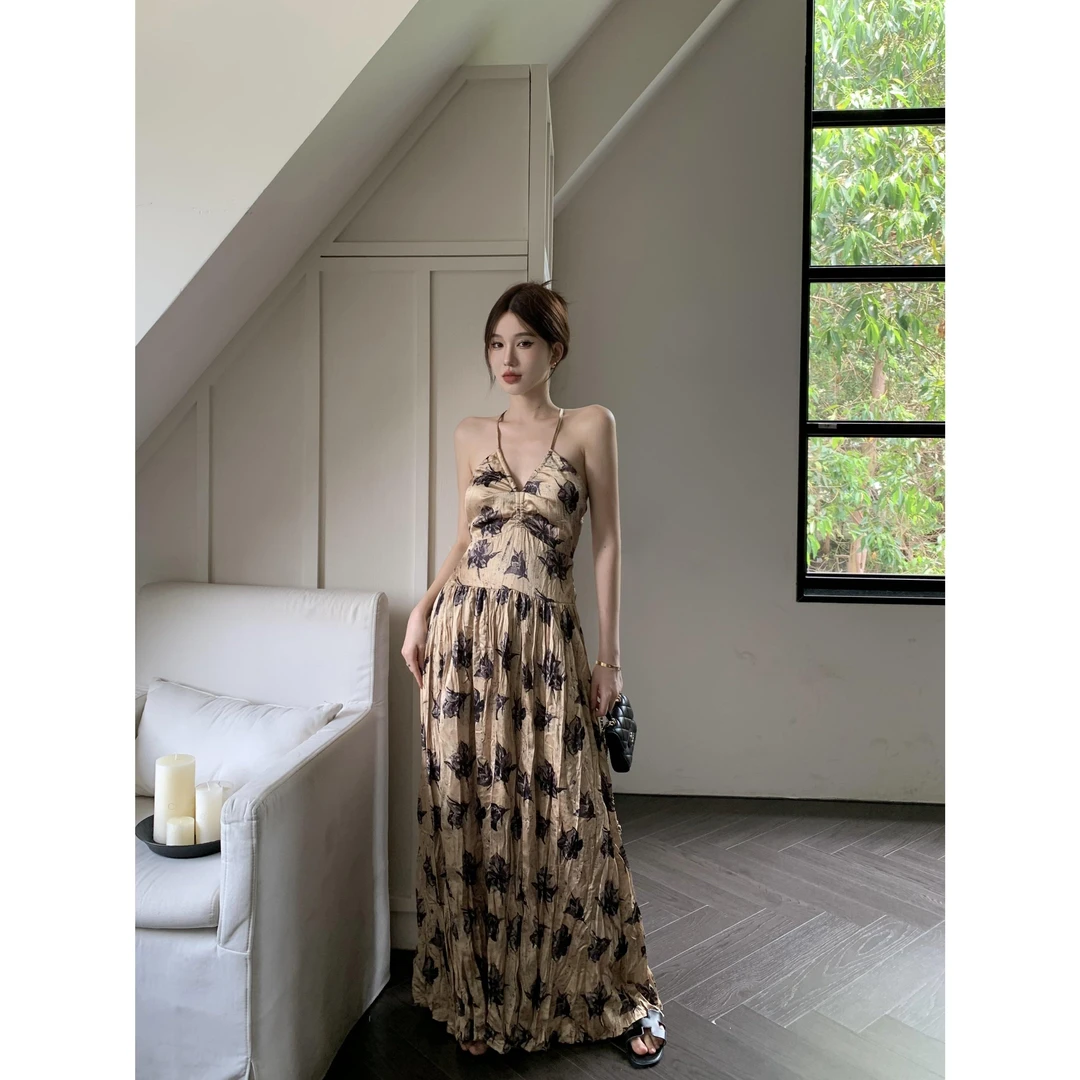 实拍 北欧度假风性感挂脖露背吊带连衣裙