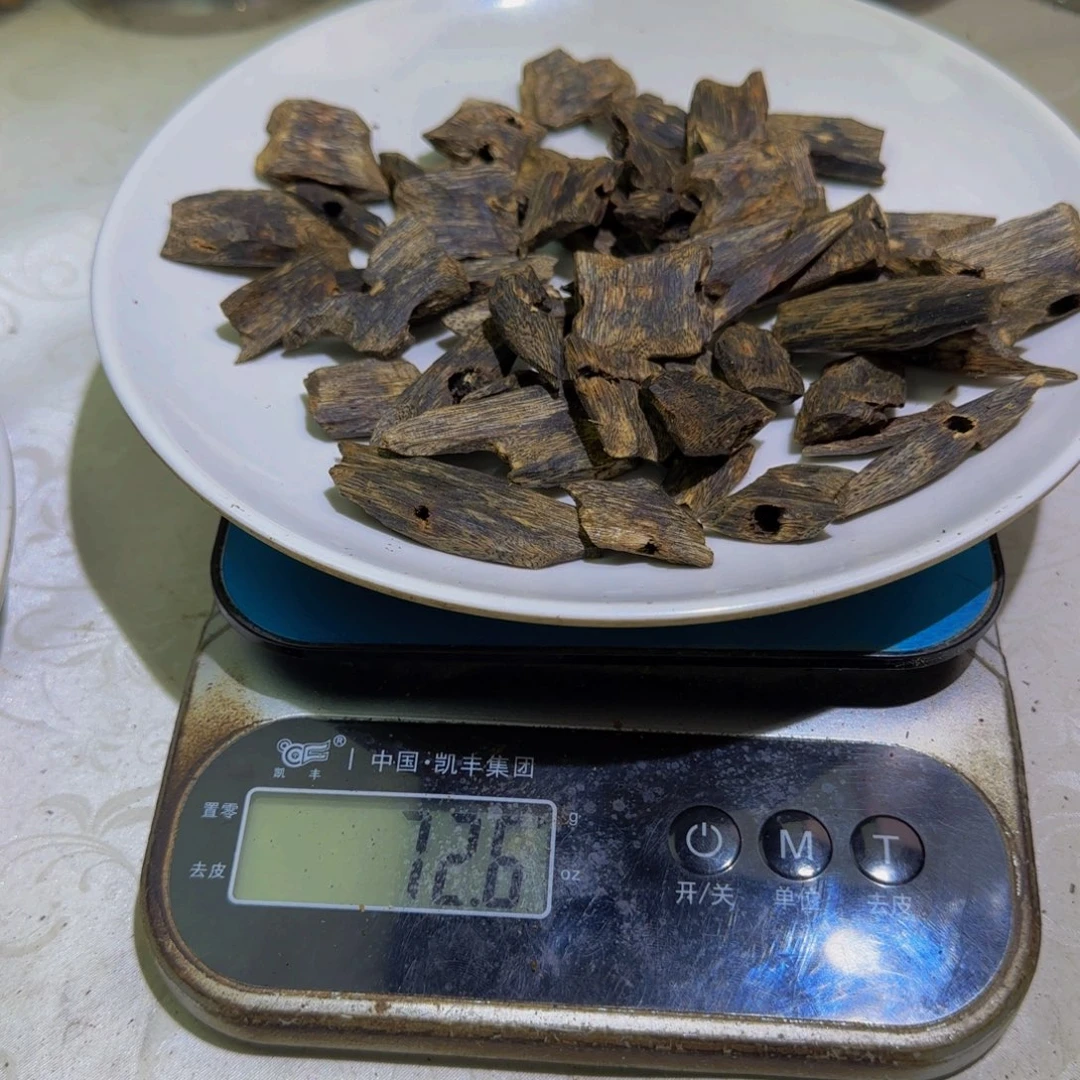 沉香沉香碎屑善**a张勺子块料碎料72克！！
