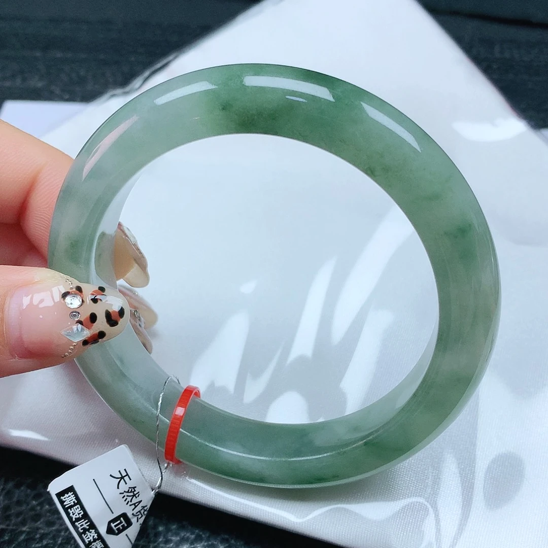 翡翠手镯未镶嵌57圈