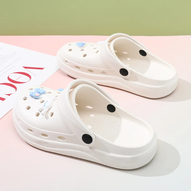 洞洞鞋女款夏季外穿2025新款软底医护士静音拖鞋踩屎感沙滩凉拖鞋