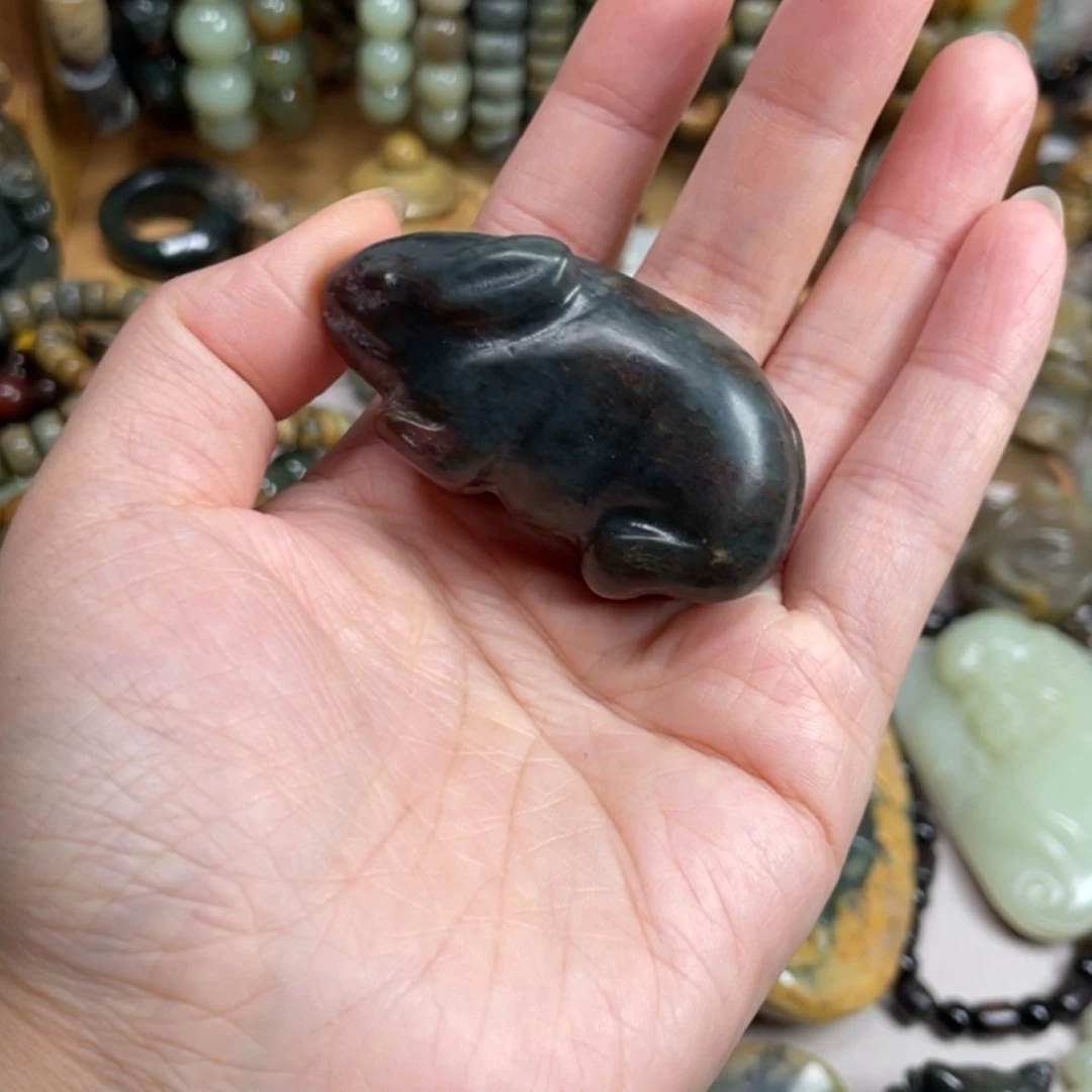 【闪购商品】未镶嵌岫岩河磨玉（透闪石质玉）把件