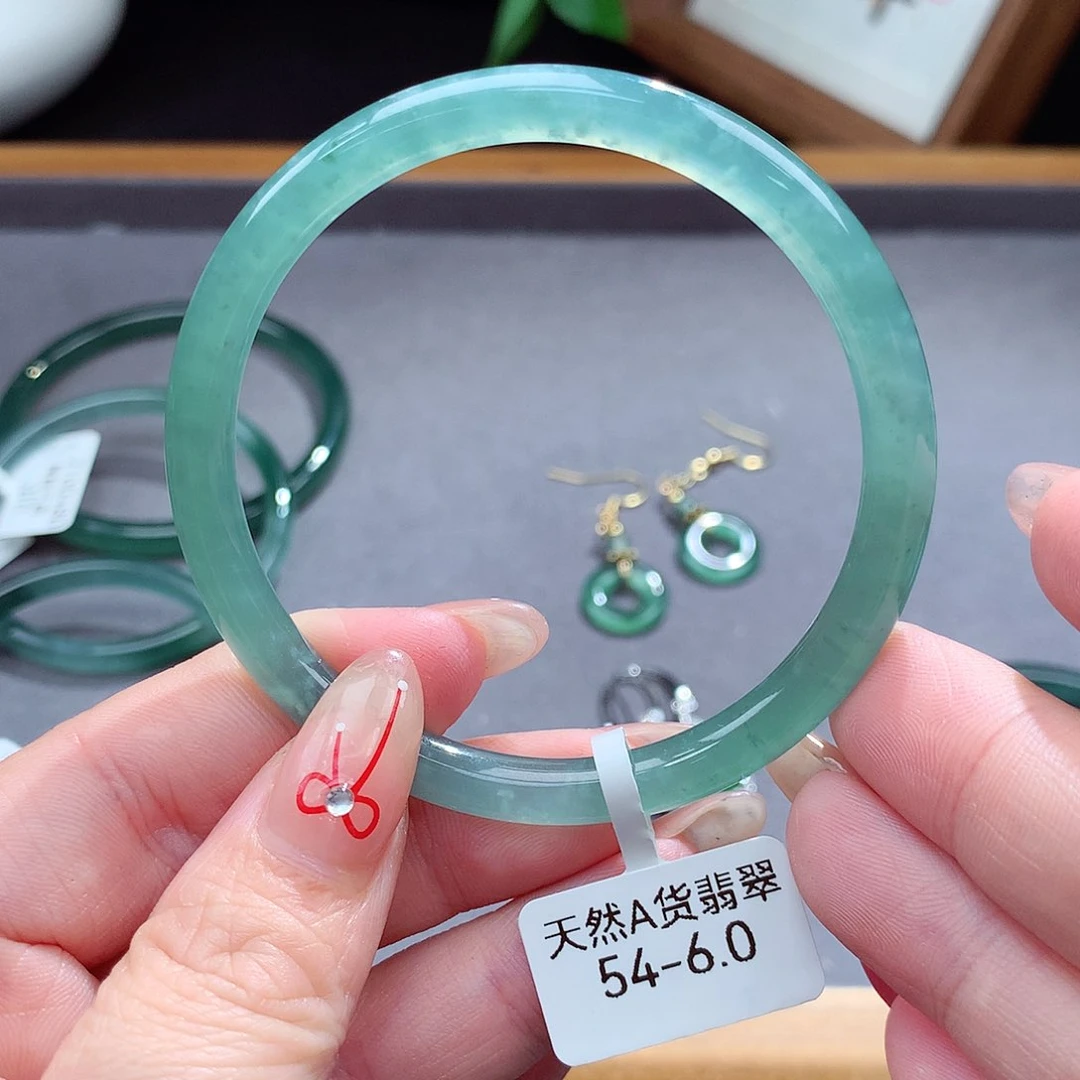 翡翠手镯（圆镯）未镶嵌