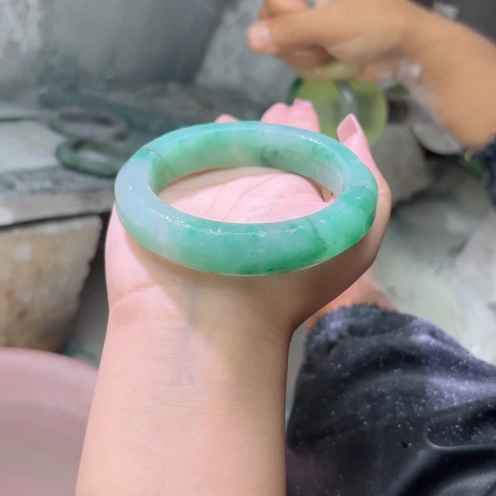 金***豆未镶嵌手镯石英质玉（非洲翠）定制