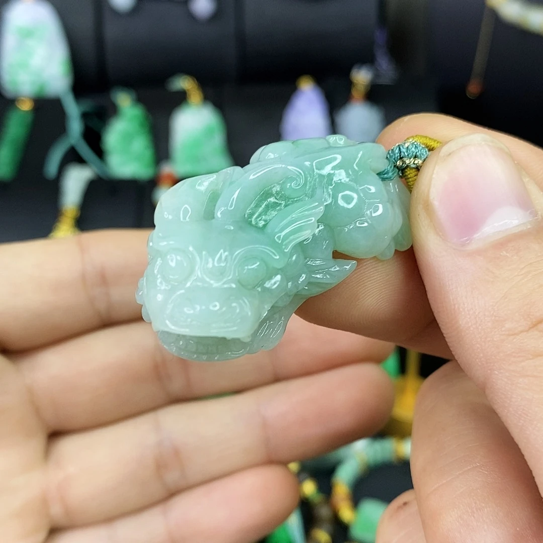 颈饰未镶嵌翡翠吊坠