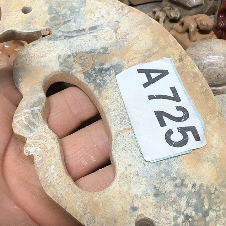 和田玉颈饰未镶嵌。****。