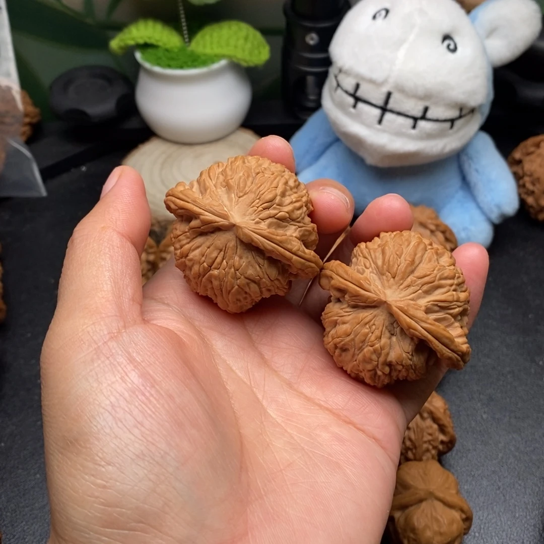 文玩核桃吊坠球白46