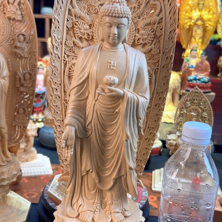 桧木佛祖木结构工艺精湛