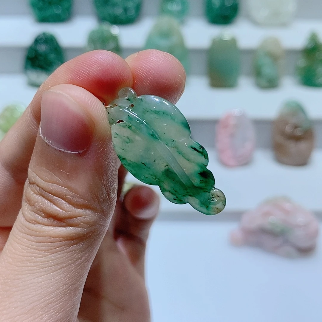 独山玉未镶嵌吊坠