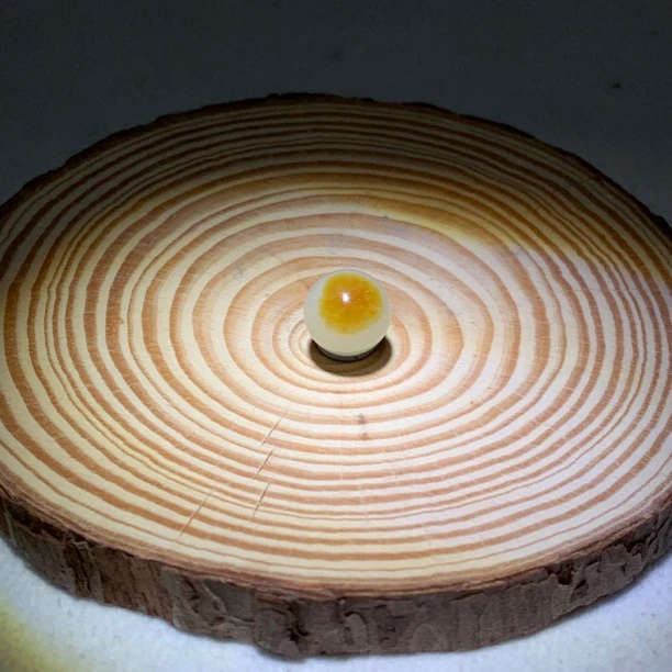 新疆和田玉沁皮天眼白玉单珠卡12mm