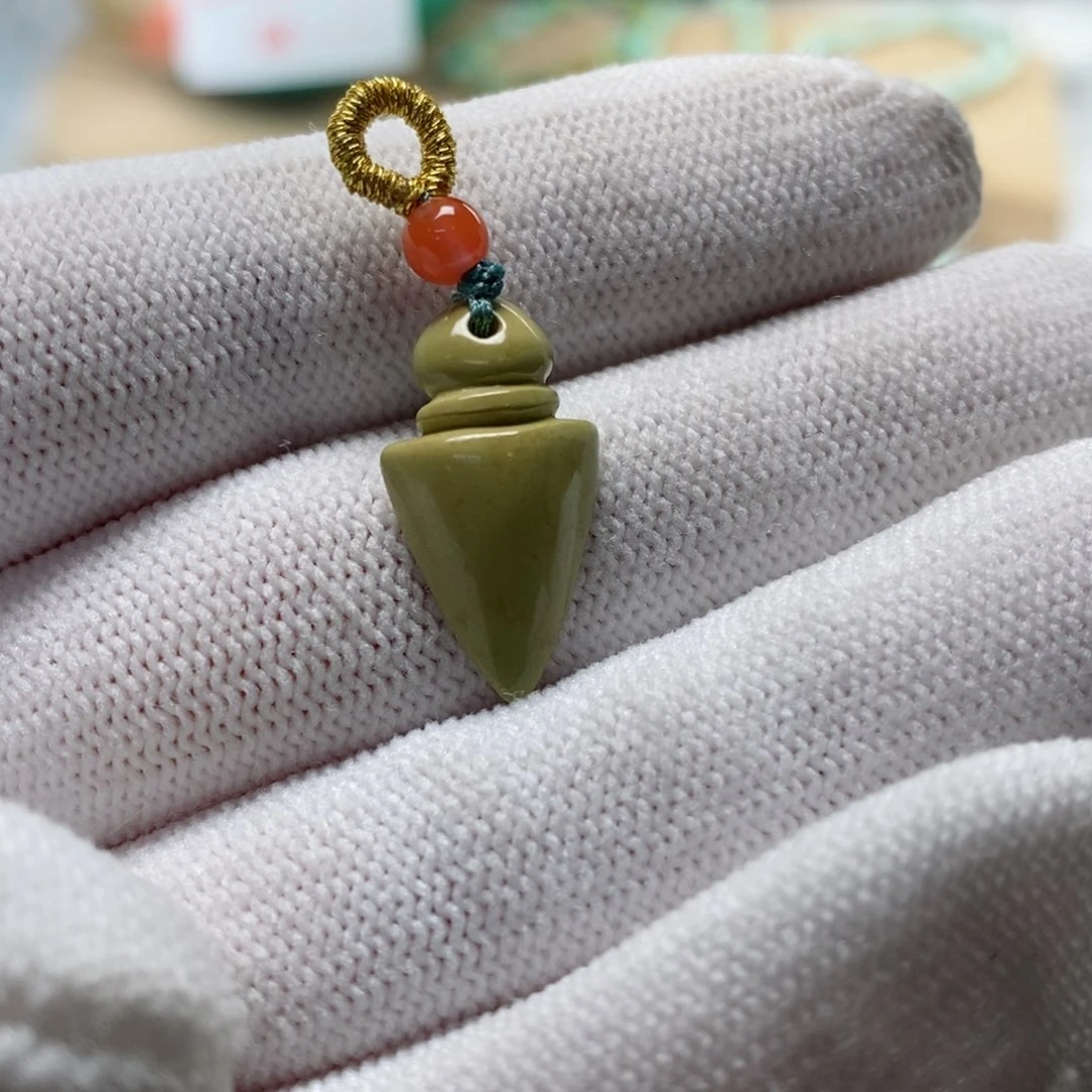 绿松石颈饰未镶嵌