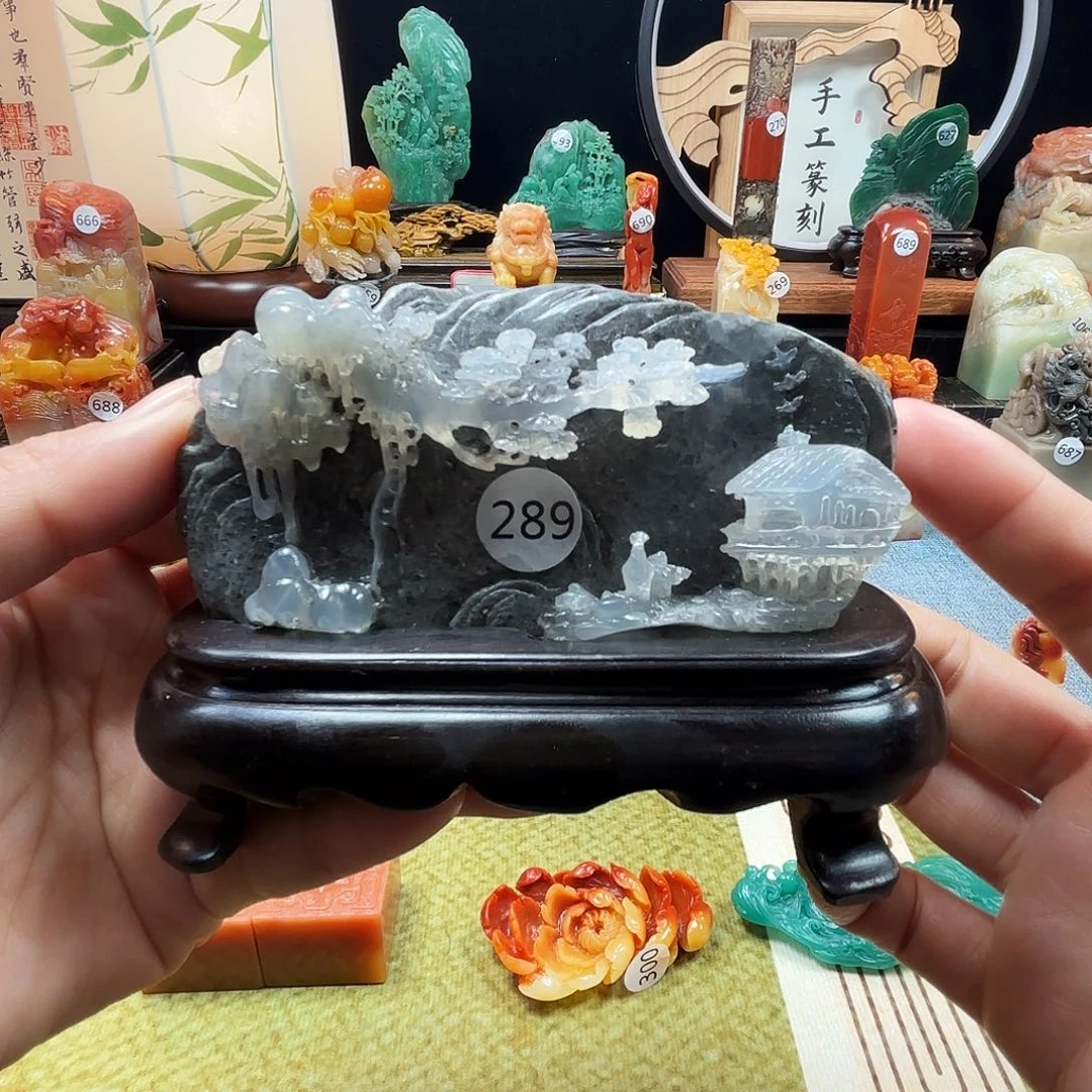 寿山石印石踏雪寻梅摆件8