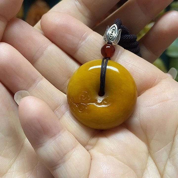 未镶嵌岫玉吊坠(赠链)