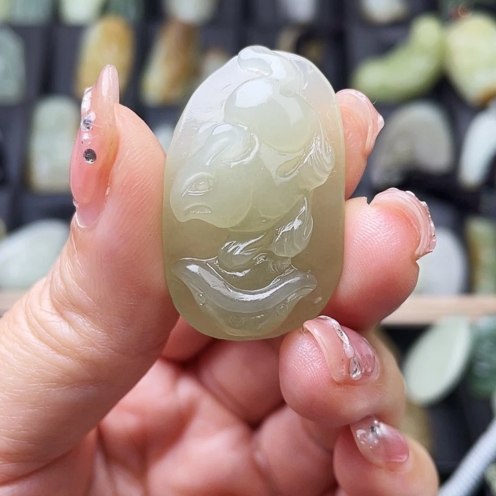 和田玉（糖玉）未镶嵌颈饰