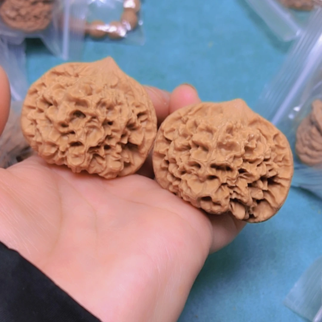 【闪购商品】摆件核桃47官帽修尖