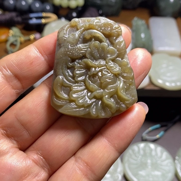 颈饰未镶嵌和田玉