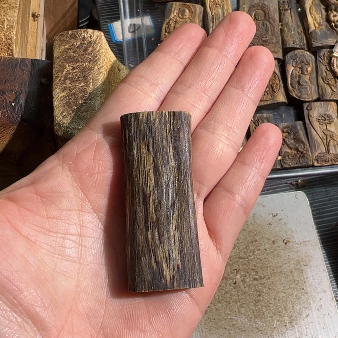 沉香吊坠绿奇楠吊坠7.6克