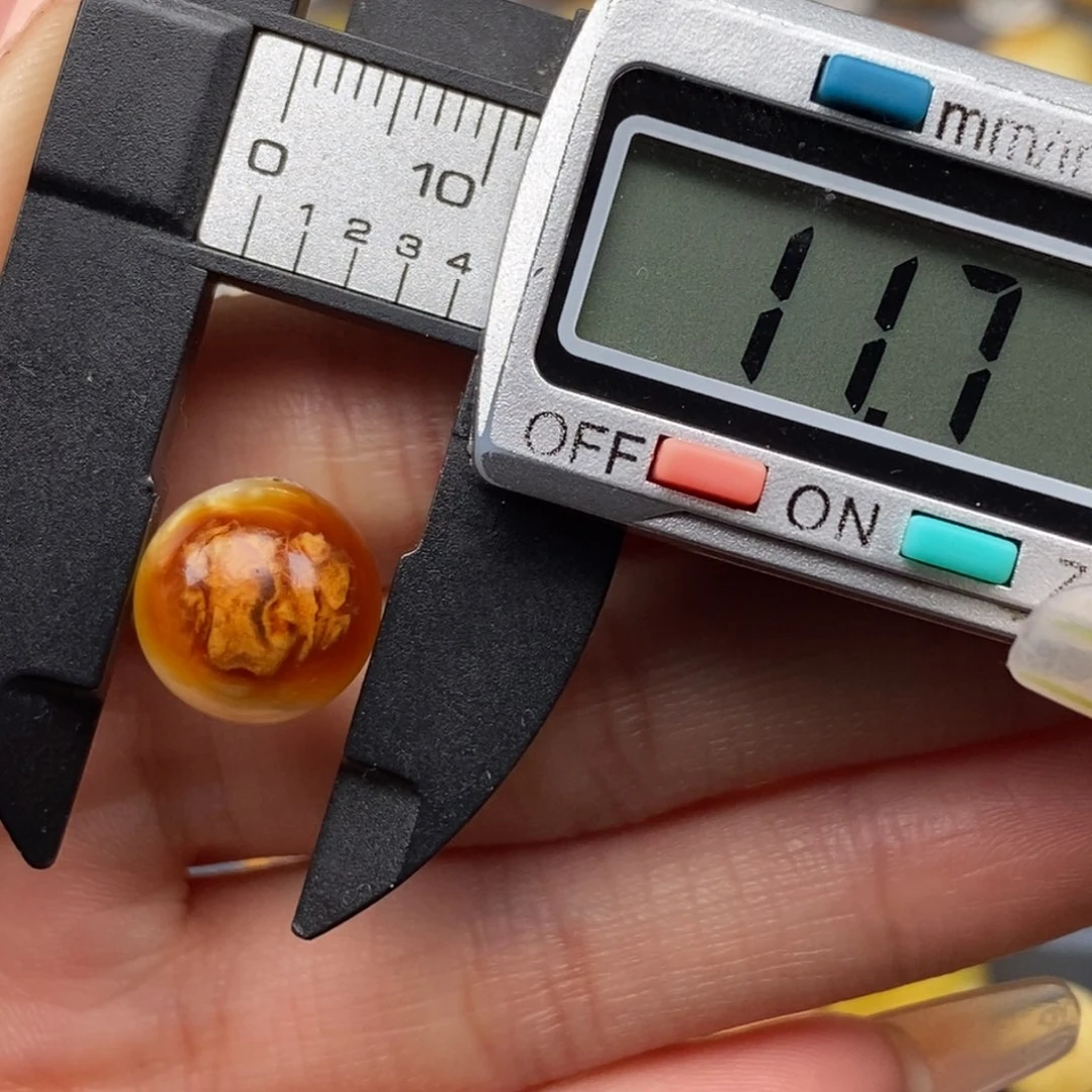 蜜蜡珠宝奇石未镶嵌