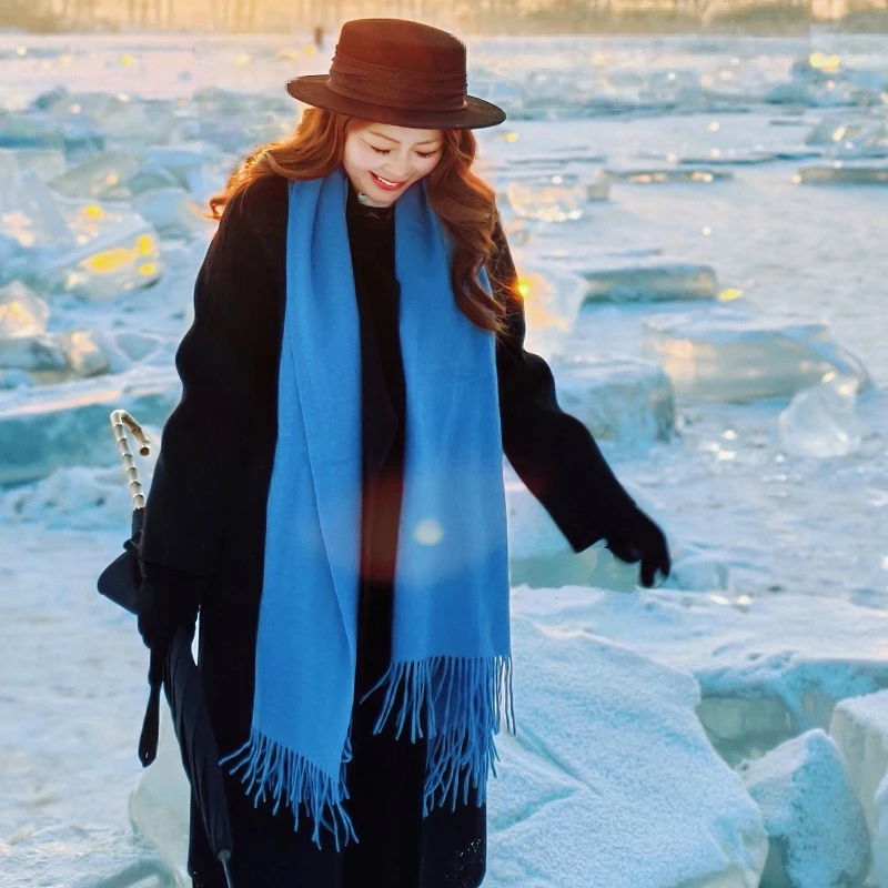 珍千红【董艺穿搭】冰岛蓝纯色百搭围巾女冬保暖长款披肩仿羊绒围脖