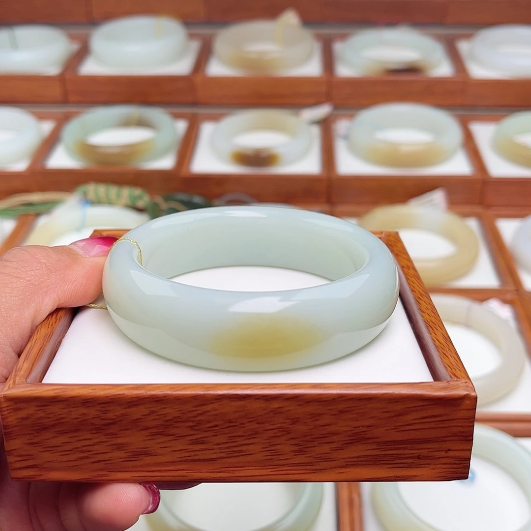 和田玉手镯未镶嵌58