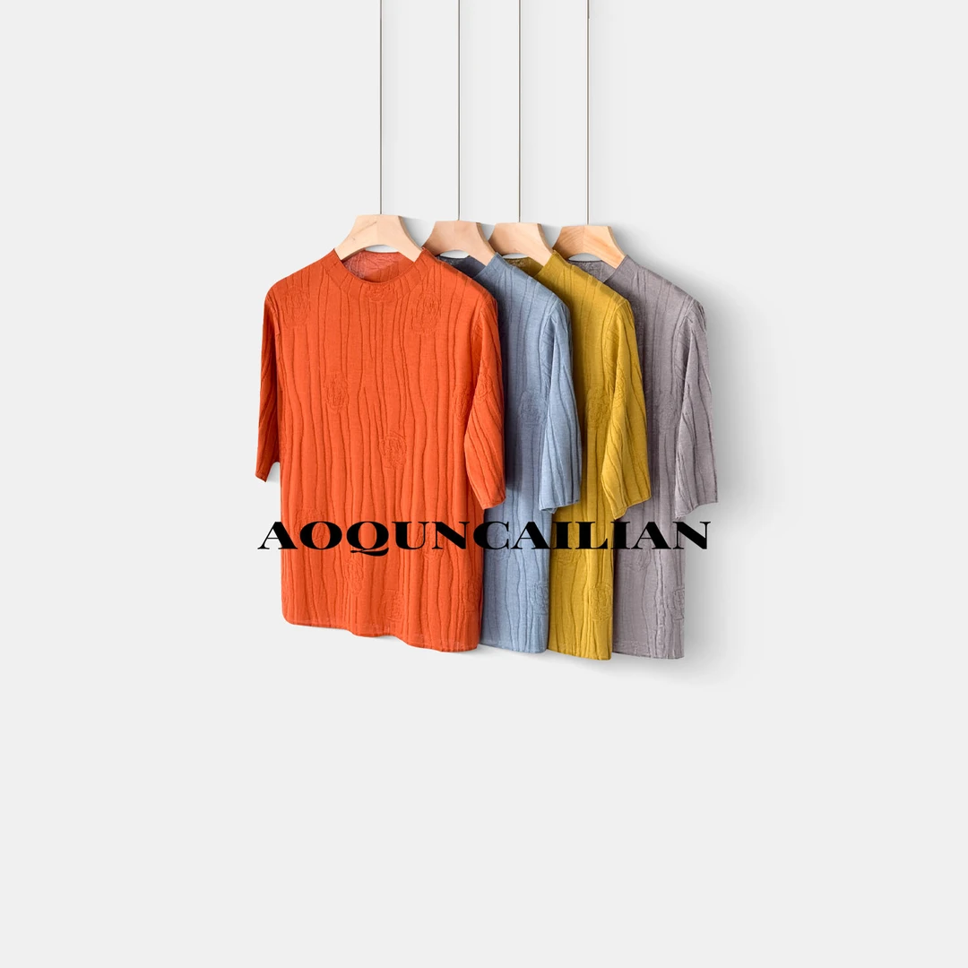 AoQunCaiLian设计师款休闲时尚玫瑰花坑条上衣-GG26035