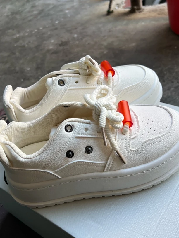 百搭增高小白女鞋