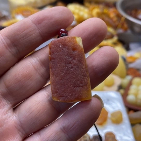 未镶嵌蜜蜡手串吊坠