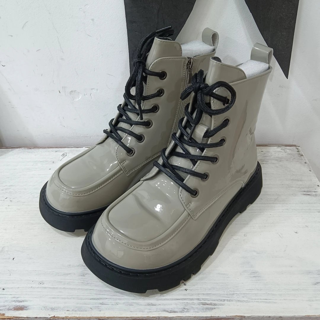 D283灰绿色休闲靴/龙足凤步