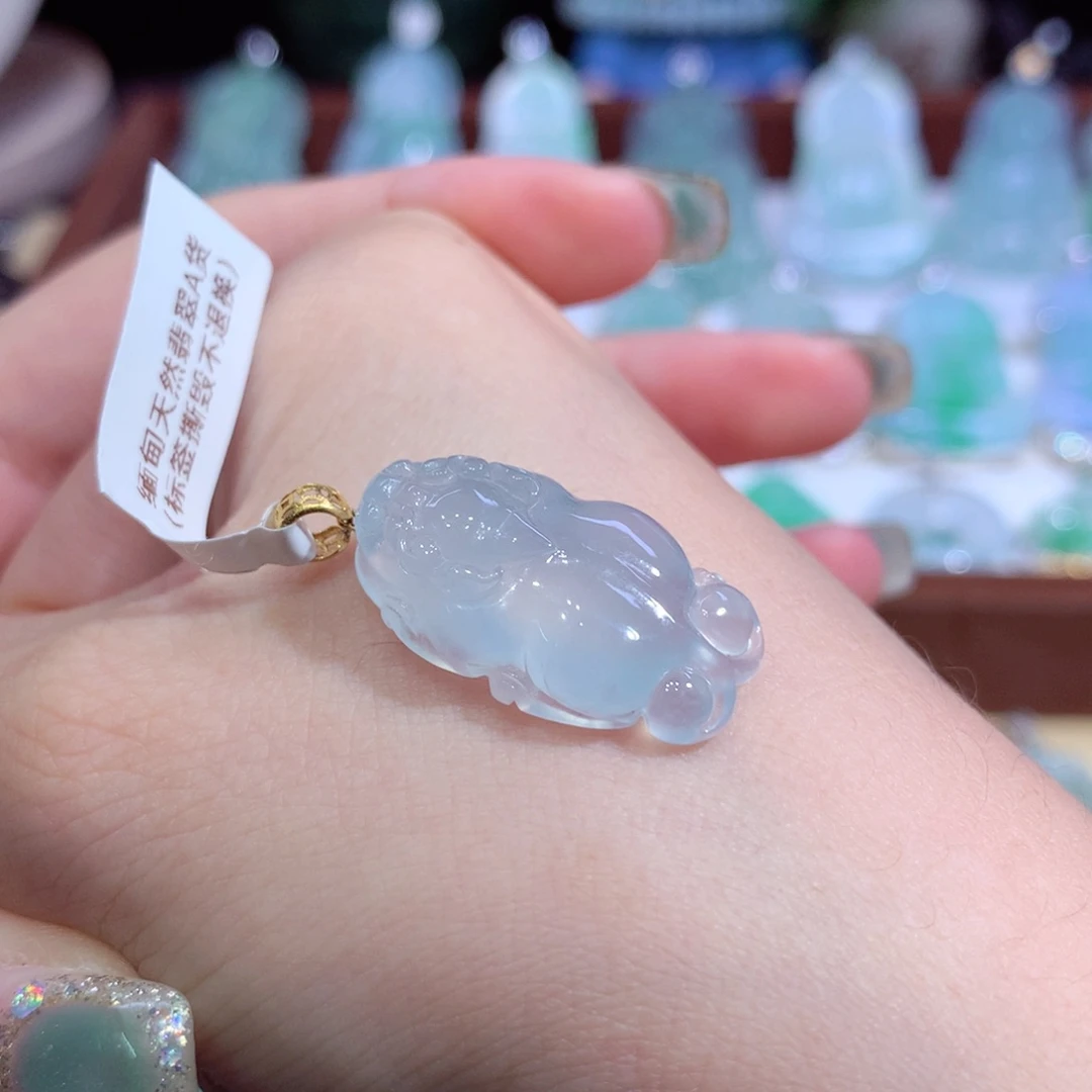吊坠(不含链)18K金镶嵌翡翠缅甸A货翡翠揭阳工貔貅