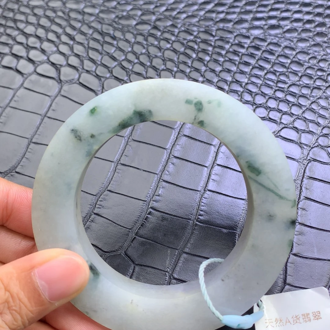 定制翡翠未镶嵌翡翠手镯