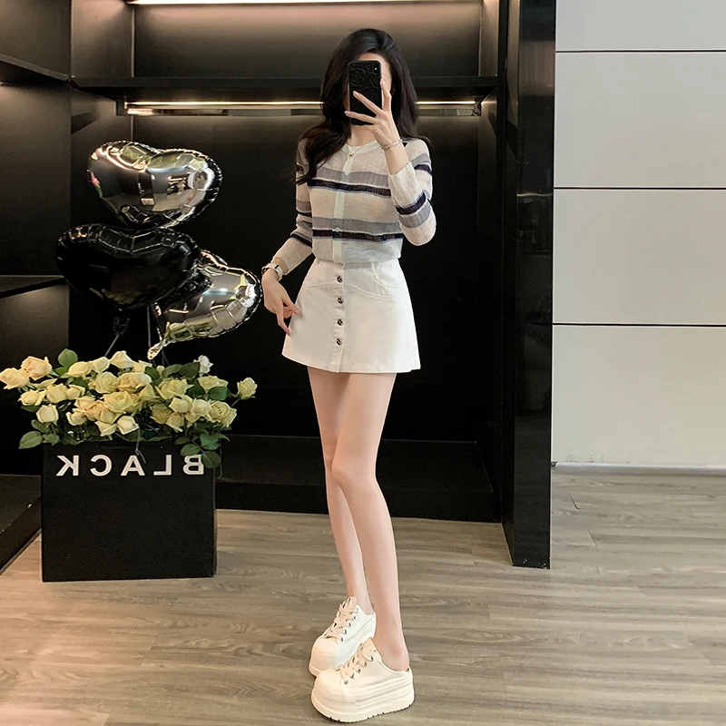 条纹圆领针织开衫女气质百搭显瘦上衣牛仔短裙腰裤裙小个子短裤子