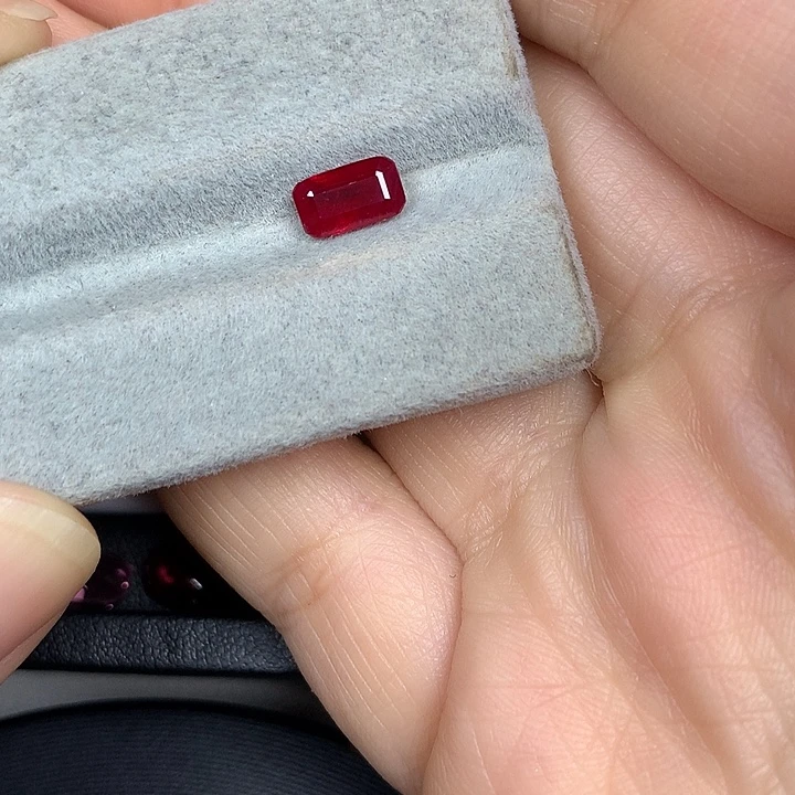红宝石裸石1.11ct缅甸鸽血红红宝石