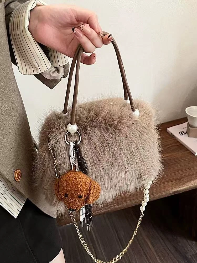 休闲链条斜挎包小众设计手提毛毛通勤包毛绒绒包包女秋冬A061新款