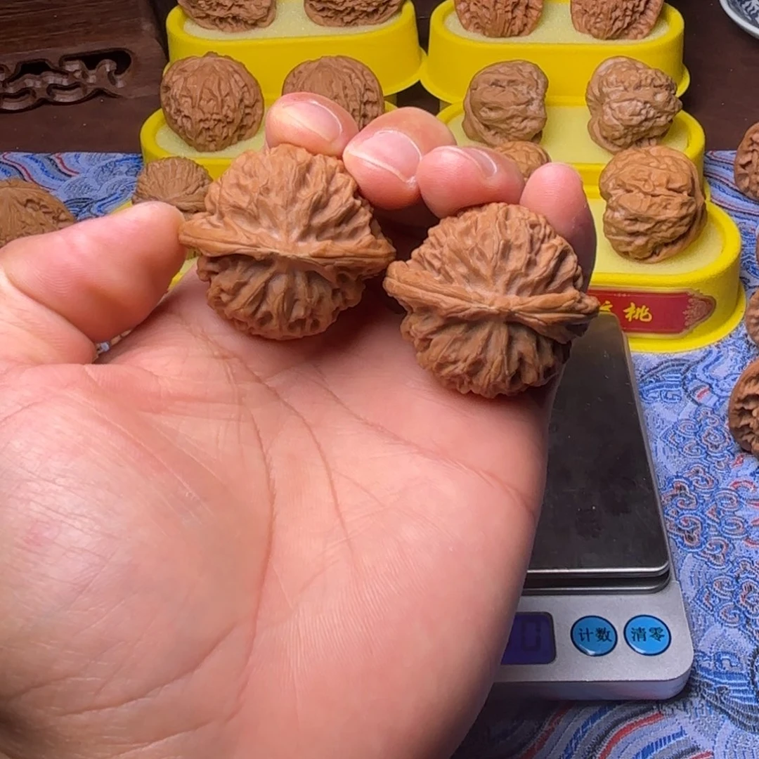 顺***然40尺桃心宫灯、尖尖有修