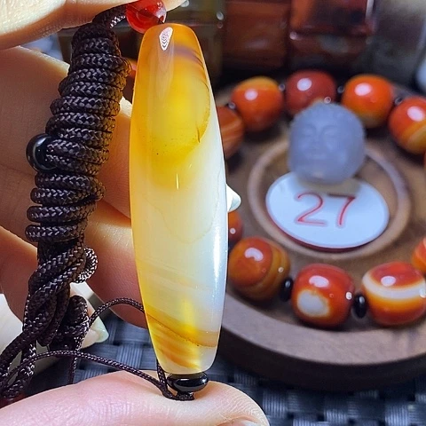 未镶嵌颈饰玛瑙/玉髓心**树