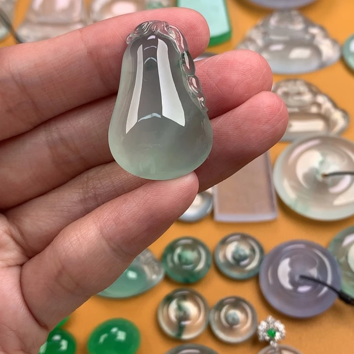 颈饰未镶嵌翡翠…..