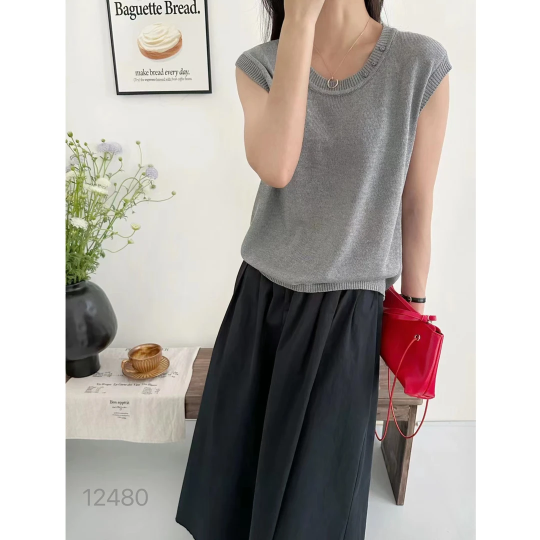 12480（部分无水洗唛，介意慎拍） WANGDAN新款小花扣净版背心