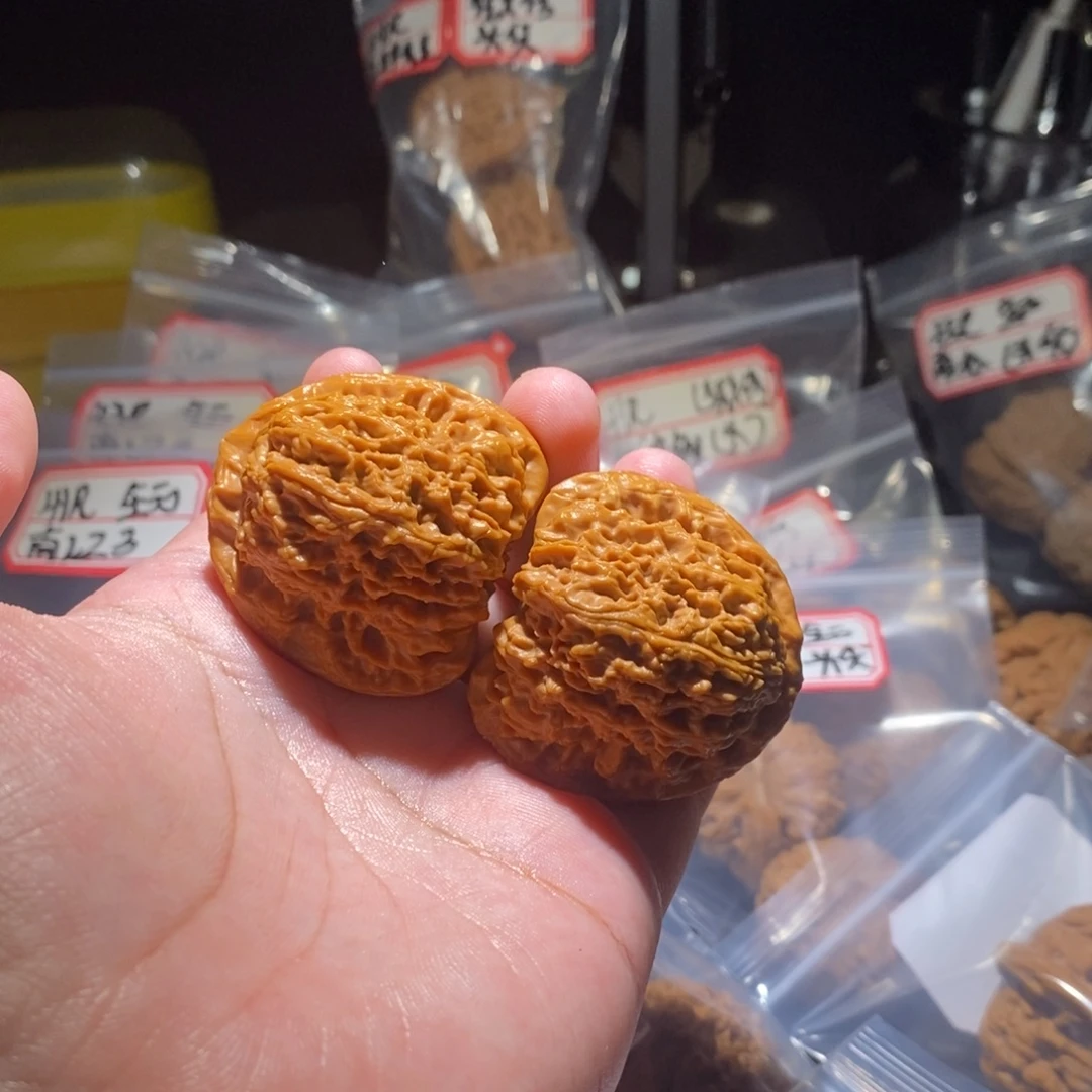 斑***睡吊坠文玩核桃43全品南疆