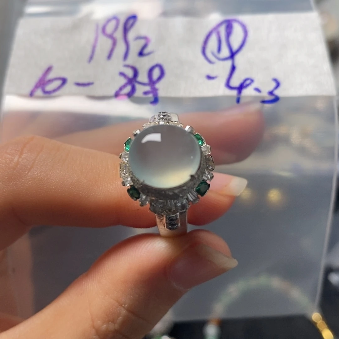 定制翡翠未镶嵌不退不换