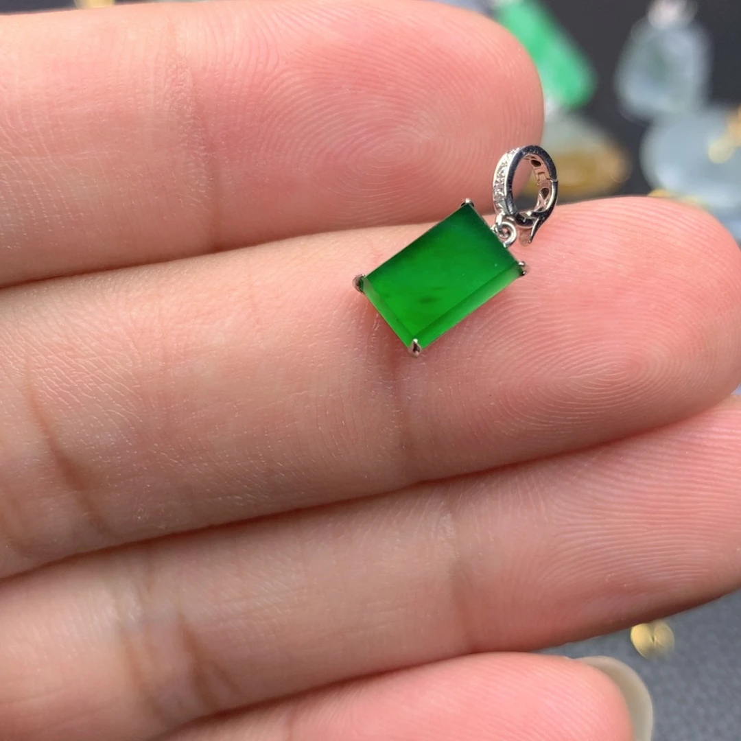 【闪购商品】翡翠18K金镶嵌颈饰翡翠