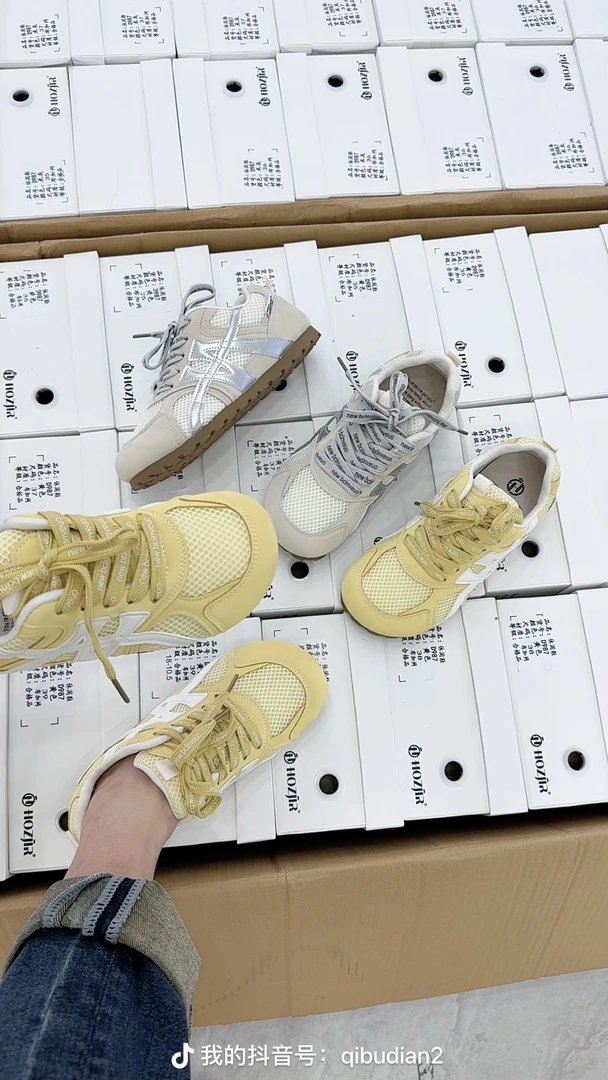 2025新款软底休闲鞋D987