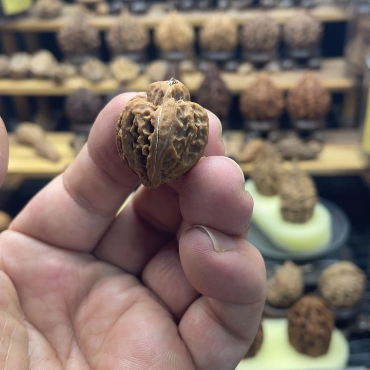 文玩核桃把件钱袋子59