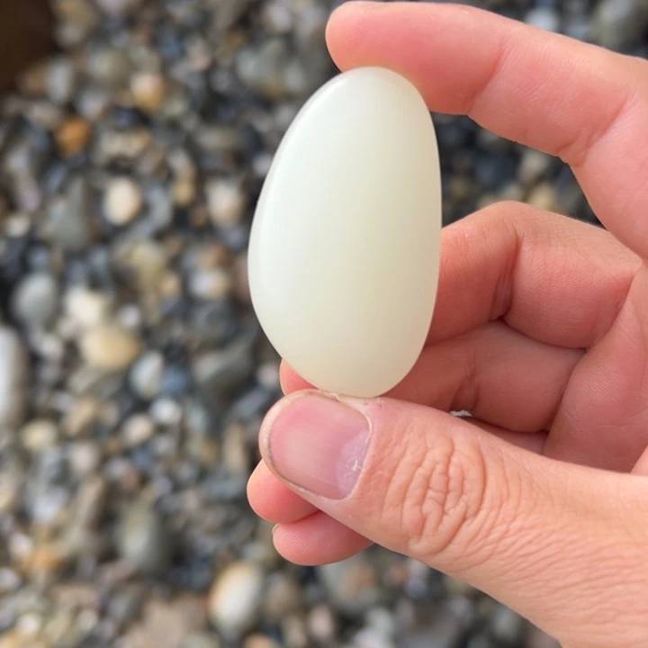 和田玉（糖玉）未镶嵌珠宝奇石