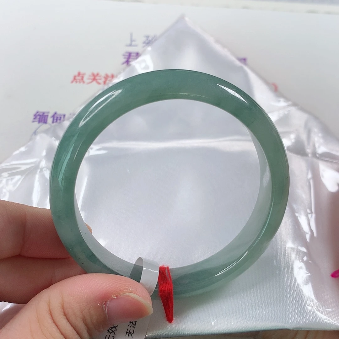 未镶嵌手镯翡翠 需包容裂纹 ①④⑦