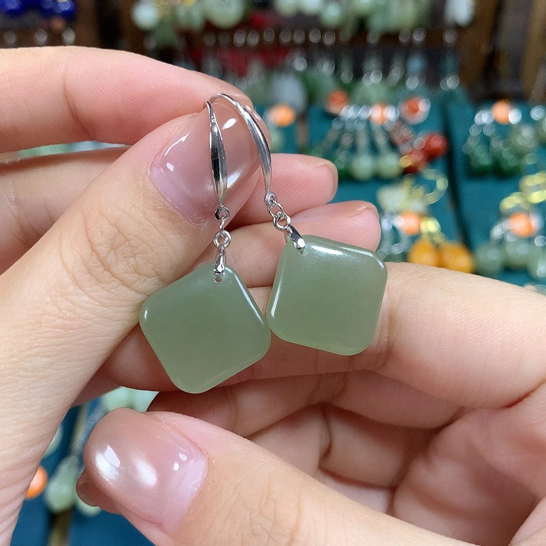 和田玉银S925镶嵌耳饰方糖卡15左右