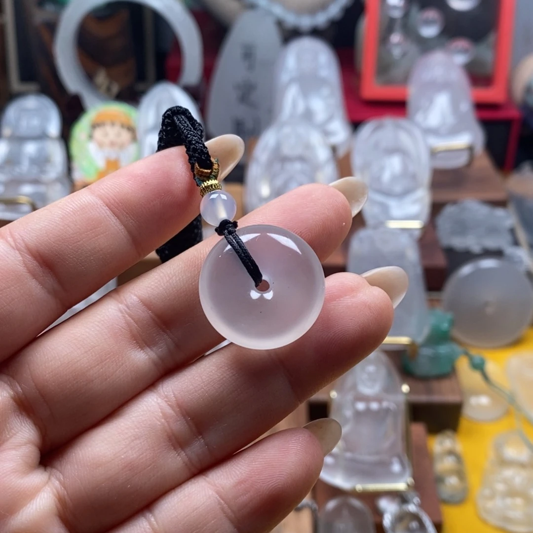 石英质玉未镶嵌颈饰