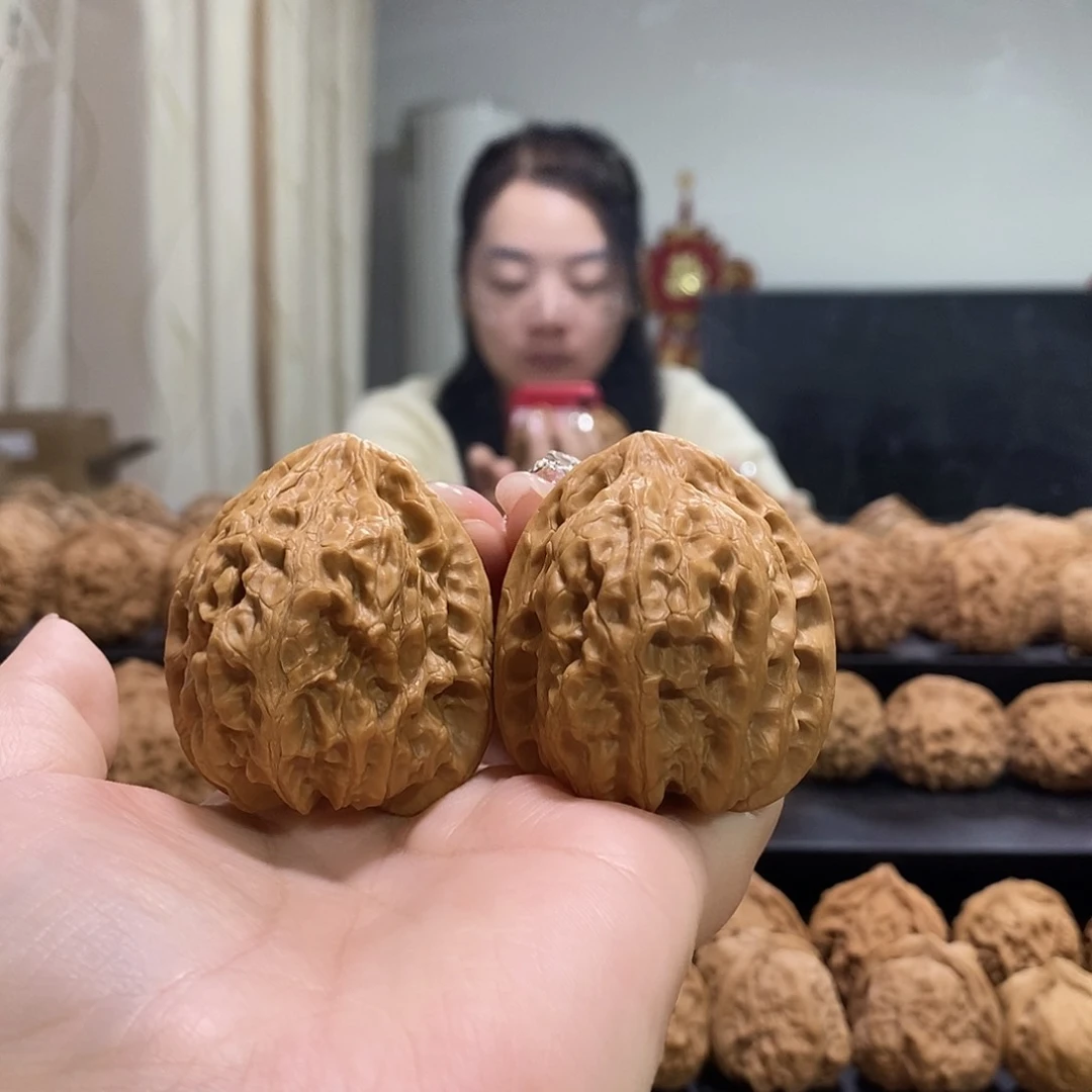 把件文玩核桃41罗汉头有黄尖