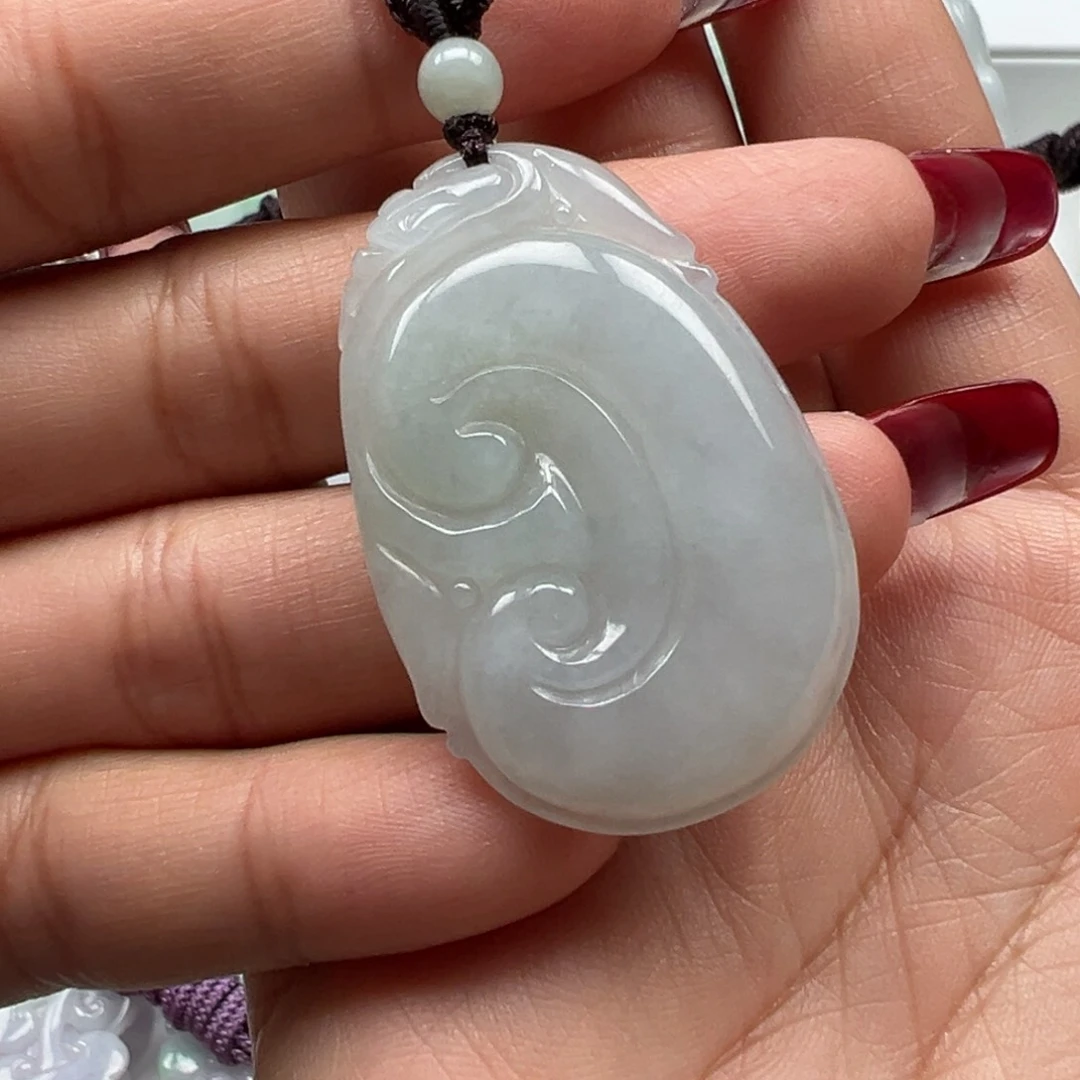 翡翠颈饰未镶嵌如意